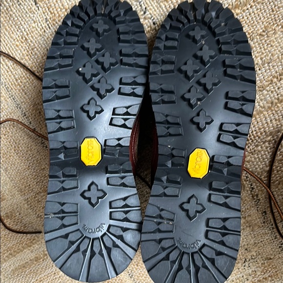 Vintage Danner Leather and Gore-Tex Hiking Boots with Vibram soles. - Picture 3 of 7